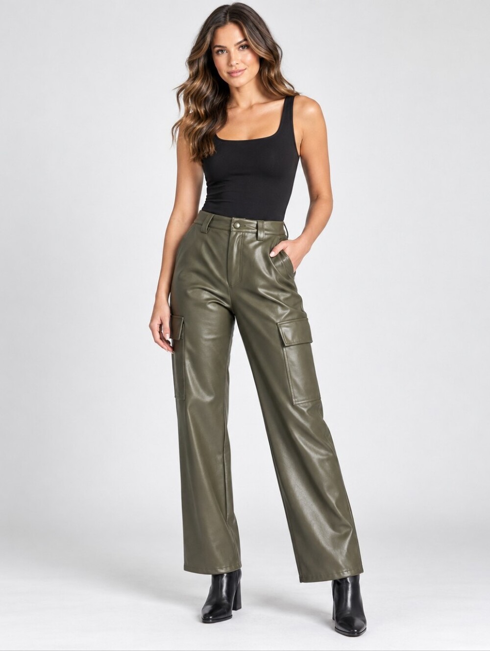 Elan Mantio Olive Faux Leather Cargo Pants Size Large NWT High Rise